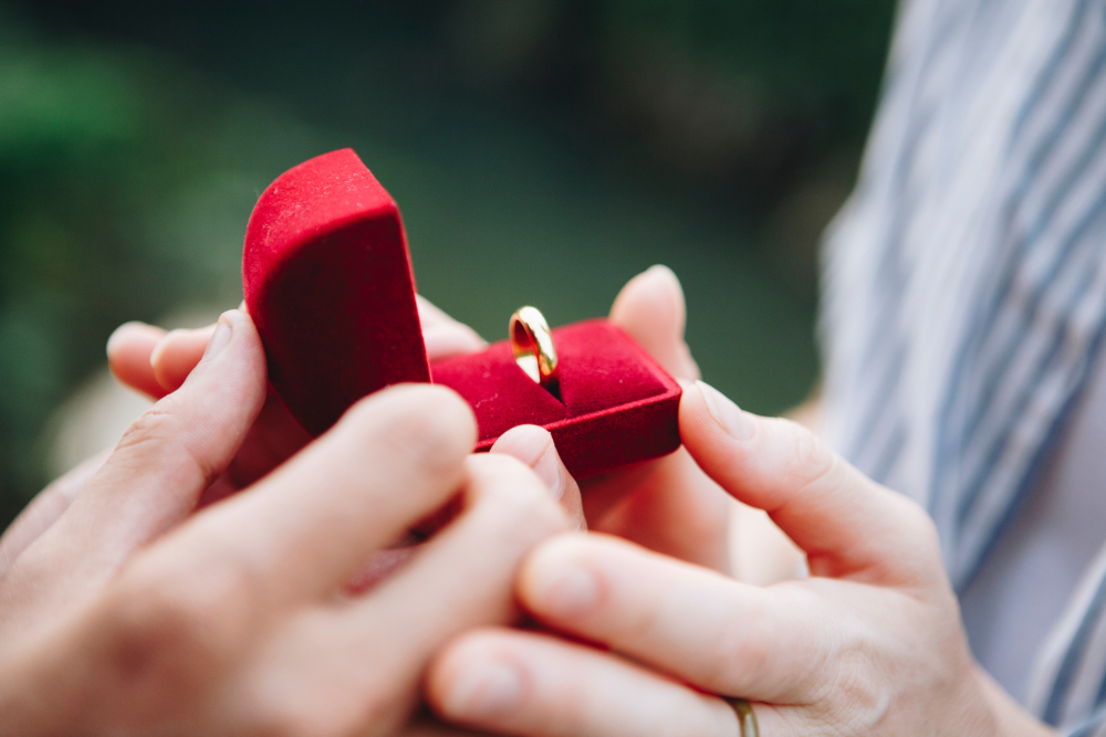 Get your pet to propose for you